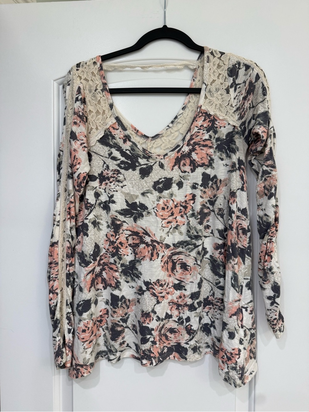 Abercrombie & Fitch Floral Lace V-Neck Long Sleeve Top - Cream Pink Black